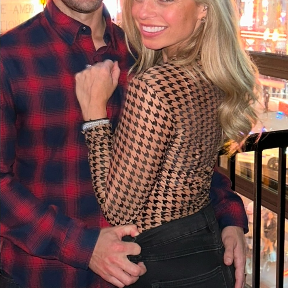 The sold out VICI All The Craze Velvet Mesh Houndstooth Bodysuit 🤎🖤 - Picture 14 of 15